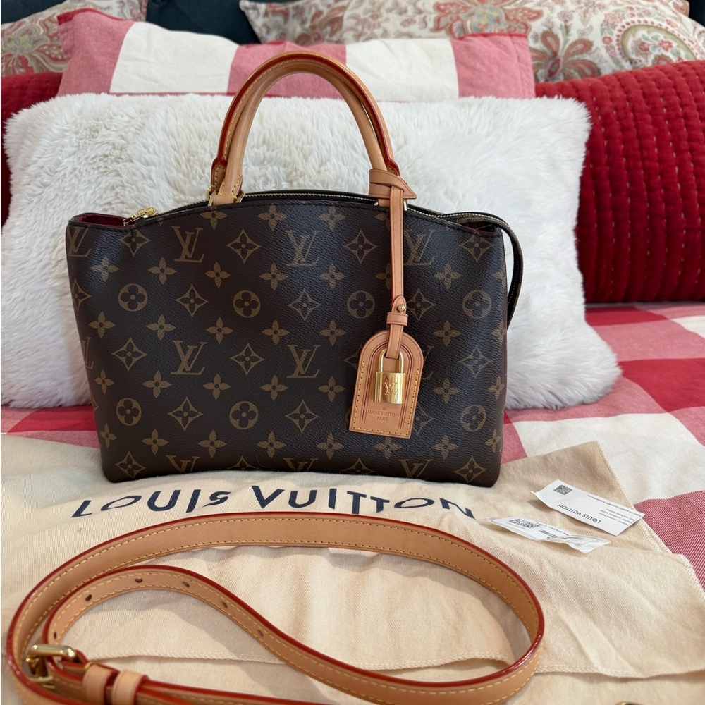 Louis Vuitton Petit Palais Monogram Satchel
